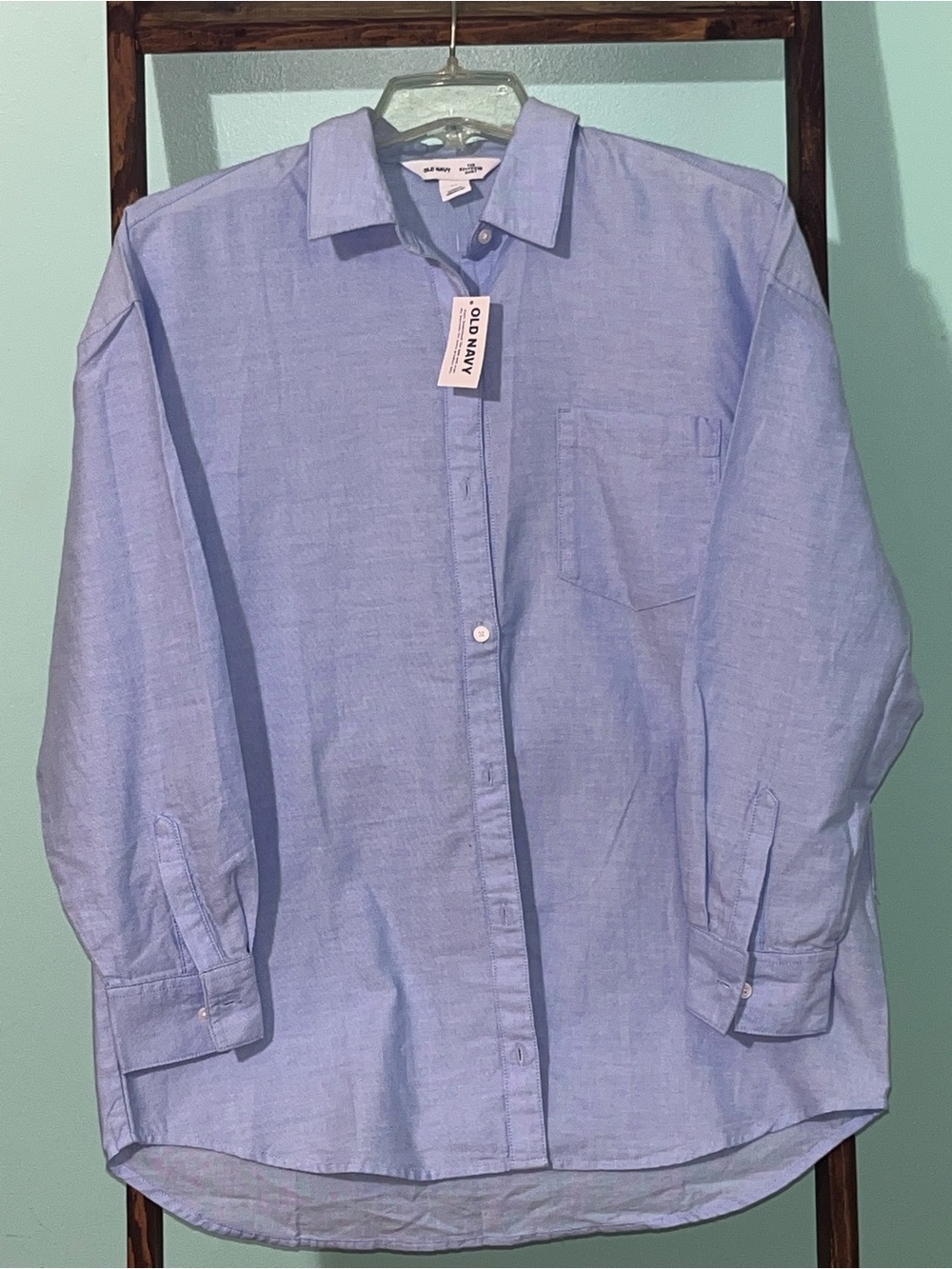 Old Navy Men's Light Blue Long-Sleeve Button-Up Shirt